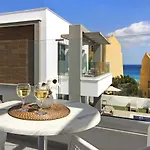 Mey Villa *